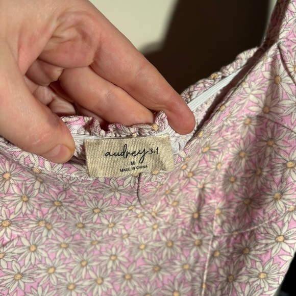 Audrey 3+1 Linen Blend Pink Floral Smocked Crop Top - Picture 3 of 6